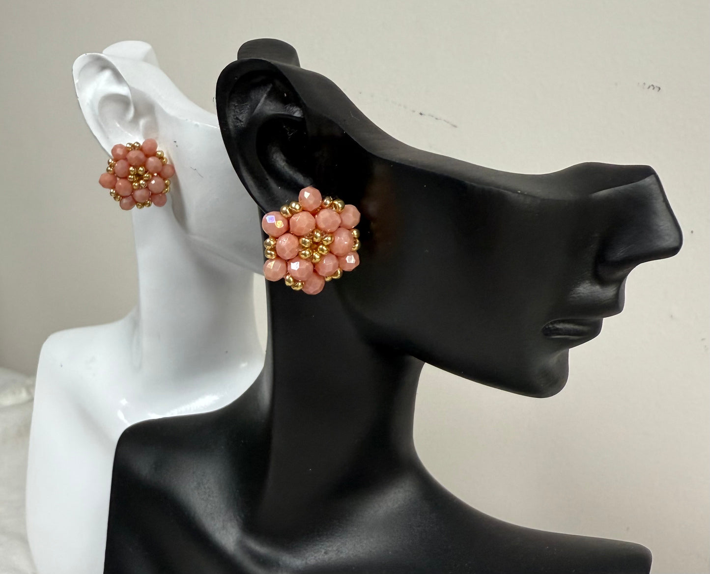 Aretes de florecita rosa